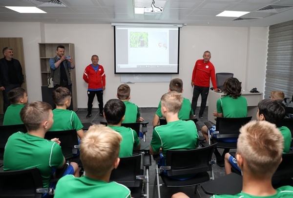 Trabzon'da kalan Ukraynalı çocuklar Türkiye'ye müteşekkir.Foto Haber 36