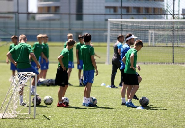 Trabzon'da kalan Ukraynalı çocuklar Türkiye'ye müteşekkir.Foto Haber 35