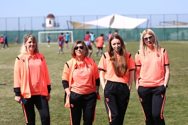 Trabzon'da kalan Ukraynalı çocuklar Türkiye'ye müteşekkir.Foto Haber 21