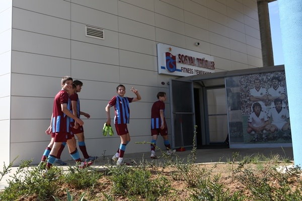 Trabzon'da kalan Ukraynalı çocuklar Türkiye'ye müteşekkir.Foto Haber 10