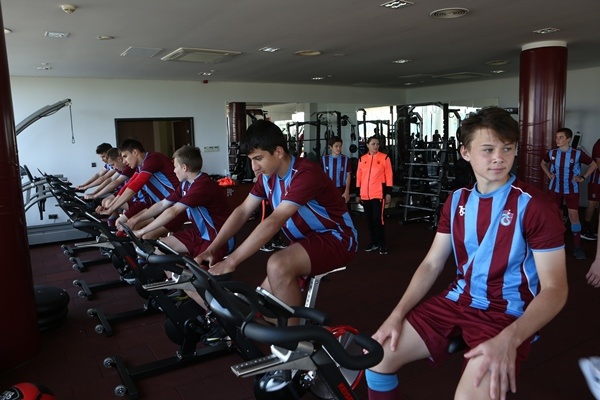 Trabzon'da kalan Ukraynalı çocuklar Türkiye'ye müteşekkir.Foto Haber 11