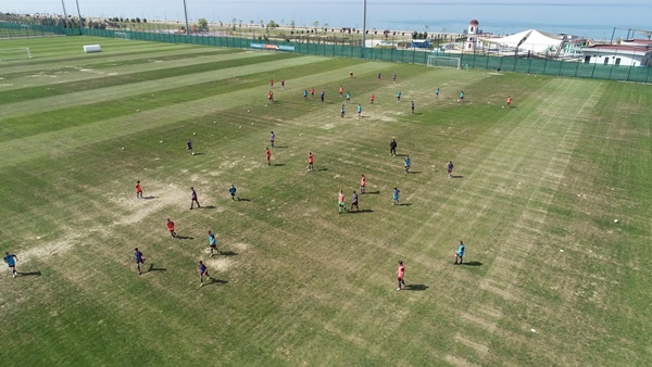 Trabzon'da kalan Ukraynalı çocuklar Türkiye'ye müteşekkir.Foto Haber 25
