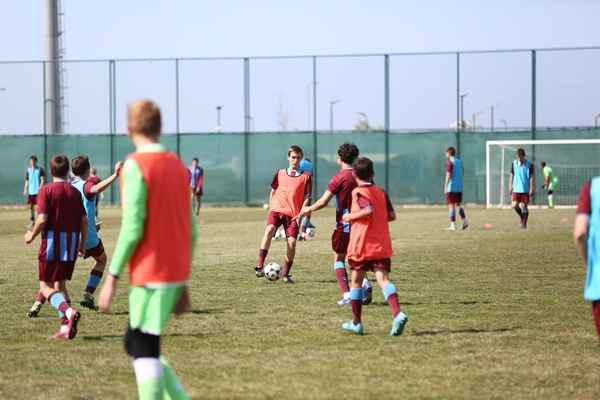 Trabzon'da kalan Ukraynalı çocuklar Türkiye'ye müteşekkir.Foto Haber 13