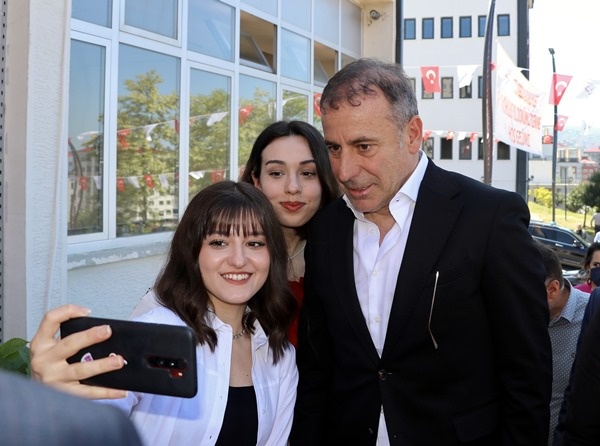 Abdullah Avcı'ya fahri doktora unvanı verildi. Foto Haber 7