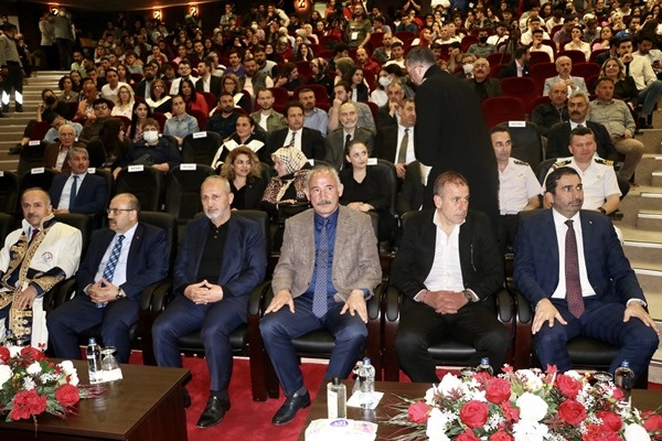 Abdullah Avcı'ya fahri doktora unvanı verildi. Foto Haber 17