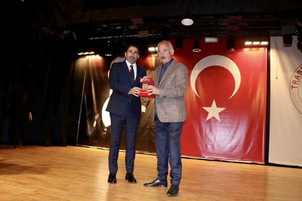 Abdullah Avcı'ya fahri doktora unvanı verildi. Foto Haber 12