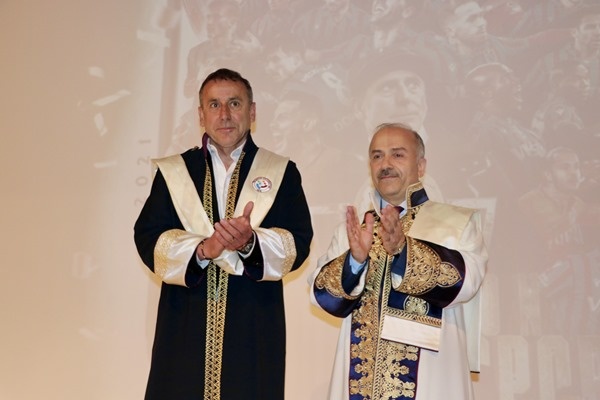 Abdullah Avcı'ya fahri doktora unvanı verildi. Foto Haber 18