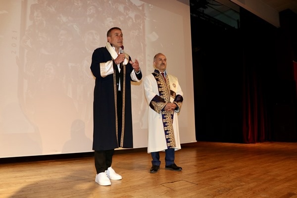 Abdullah Avcı'ya fahri doktora unvanı verildi. Foto Haber 11