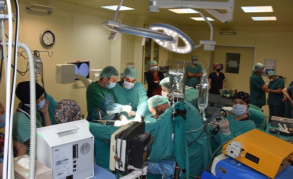 Abladan kardeşine karaciğer nakli! Karadeniz'de bir ilk. Foto Haber 5