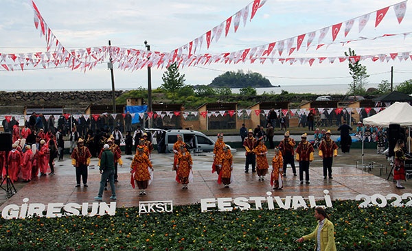45.Uluslararası Giresun Aksu Festivalinde dilekler tutuldu. Foto Galeri 3