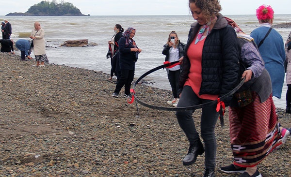 45.Uluslararası Giresun Aksu Festivalinde dilekler tutuldu. Foto Galeri 4