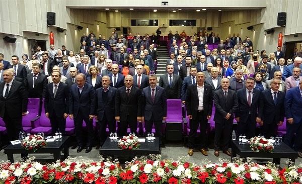 Trabzon'daki sempozyumda ilginç sözler: "Karadenizliler kısa burunlu daha yakışıklı olacaklar”. Foto Haber 4