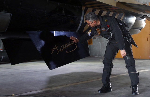 SOLOTÜRK yeni manevrasıyla F-16 sınırlarını aştı. Foto Haber 10