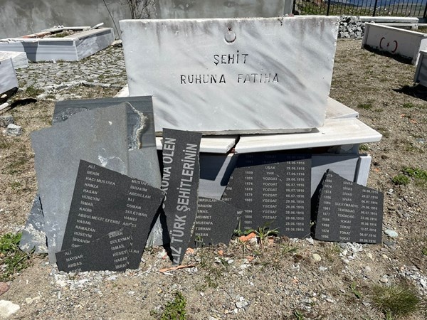 Trabzon'da Harmantepe Şehitliği’nin içler acısı hali. Foto Galeri 7