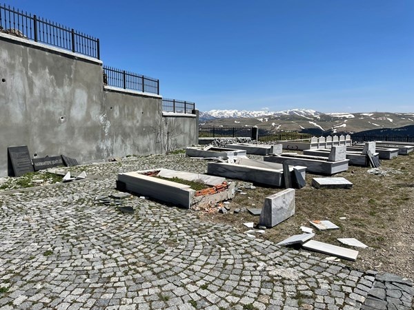 Trabzon'da Harmantepe Şehitliği’nin içler acısı hali. Foto Galeri 4