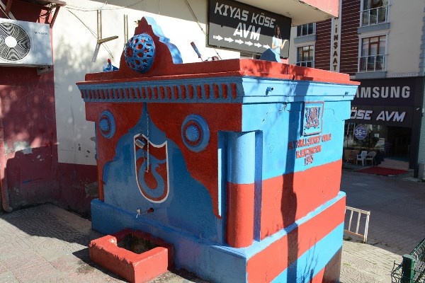 Sinop'ta çeşmeler bordo mavi. Foto Haber 5