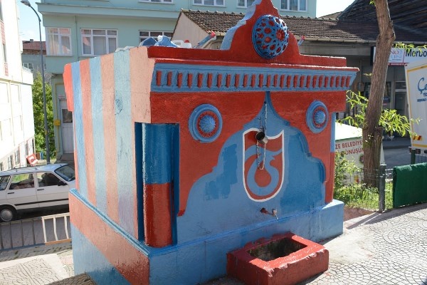 Sinop'ta çeşmeler bordo mavi. Foto Haber 6