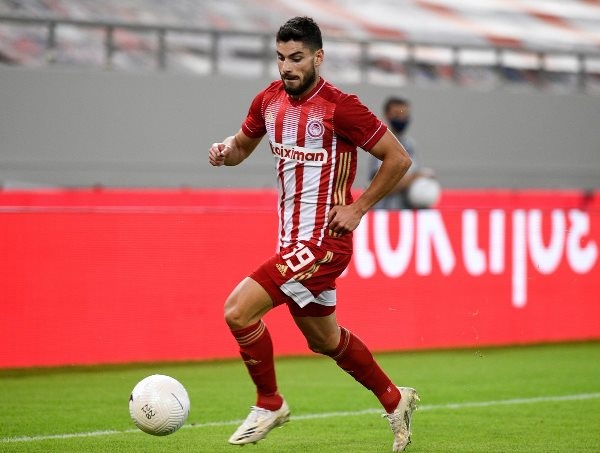 Trabzonspor ile Fenerbahçe şimdi de transferde karşı karşıya. Foto Haber 4