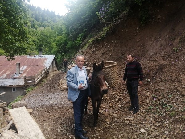 Türkiye'nin 'Eşekli Dostoyevski'si Karadeniz’de. Foto Haber 3
