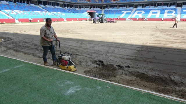 Şampiyonluk kutlamaları sonrası Trabzonspor'un stadı sil baştan yenileniyor. Foto Haber 4