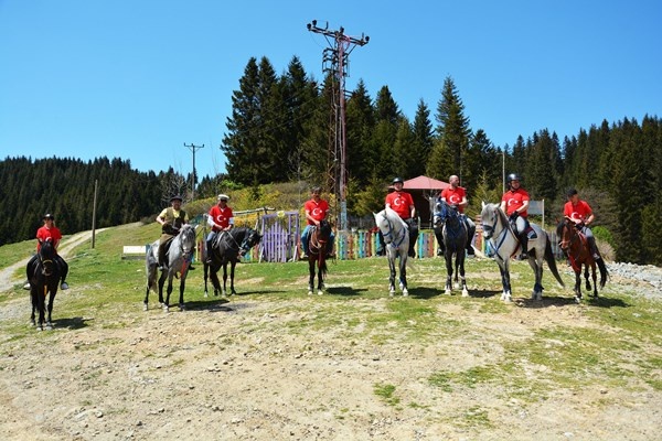 Ordu'da 2 bin rakımlı yaylada atlı safari. Foto Haber 2