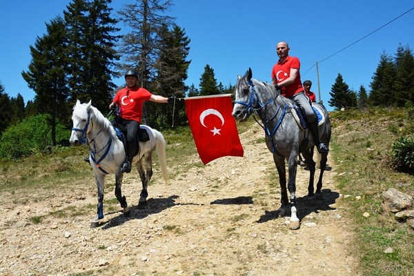 Ordu'da 2 bin rakımlı yaylada atlı safari. Foto Haber 3