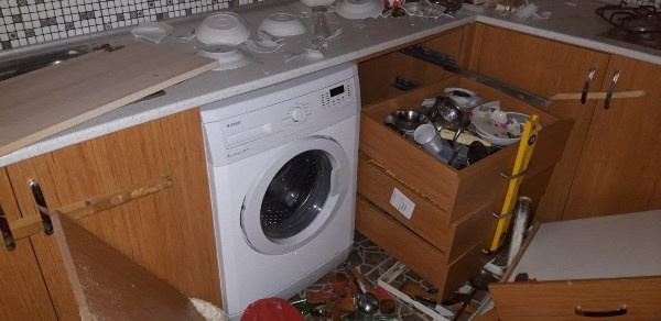 Rize'de aç kalan ayılar yayla evlerini talan etti. Foto Haber 3