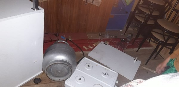 Rize'de aç kalan ayılar yayla evlerini talan etti. Foto Haber 7