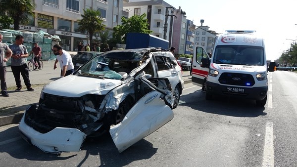 Ordu'da feci zincirleme kaza: 2’si ağır 6 yaralı. Foto Haber 11