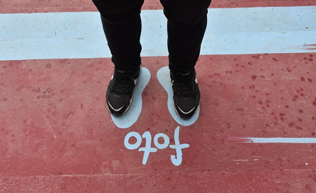 Trabzonspor'un şampiyonluk kupası merdivenlere resmedildi. Foto Galeri 2