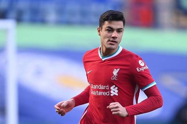 Trabzonspor’da ibre Ozan Kabak’a döndü. Foto Haber 2