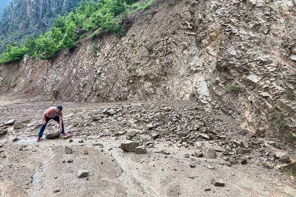 Gümüşhane’de aşırı yağış sele neden oldu. Foto Haber 8