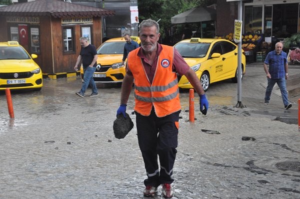 Gümüşhane'yi sağanak vurdu. Foto Haber 6