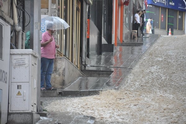 Gümüşhane'yi sağanak vurdu. Foto Haber 4