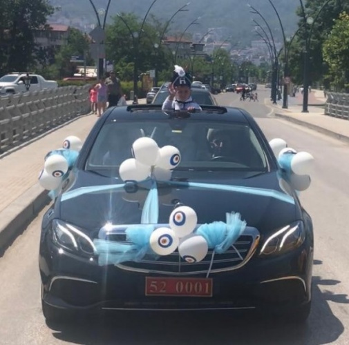 Vali Sonel, makam aracını sünnet çocuğu ‘Ayaz Efe’ye tahsis etti. Foto Haber 3