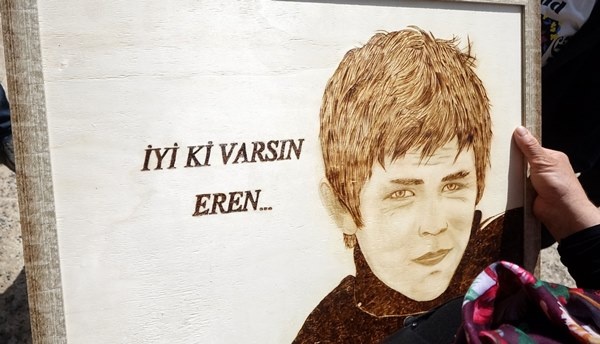 Şehit Eren Bülbül maskeli ziyaret, annesini duygulandırdı. Foto Haber 11