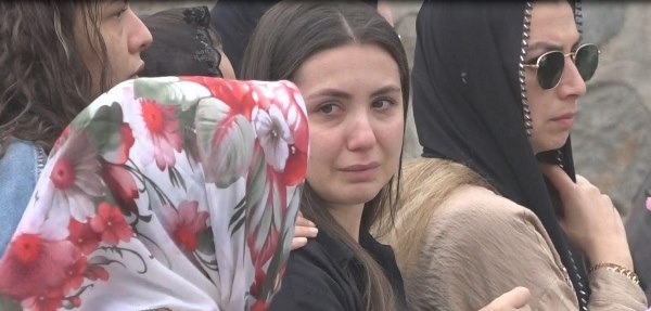 Trabzon'da hastanede ölü bulunmuştu! Son yolculuğuna uğurlandı. Foto Haber 8