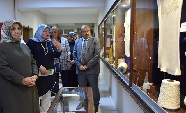 "İlmek İlmek Gelenek Trabzon Fanilası" sergisi açıldı. 23 Haziran 2022 4