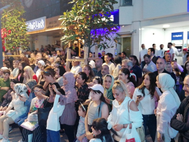 Trabzon'da yenilenen Maraş Caddesi açıldı. Foto Haber 7