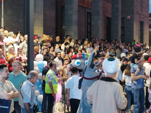 Trabzon'da yenilenen Maraş Caddesi açıldı. Foto Haber 2