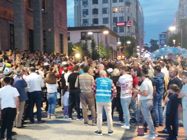 Trabzon'da yenilenen Maraş Caddesi açıldı. Foto Haber 5