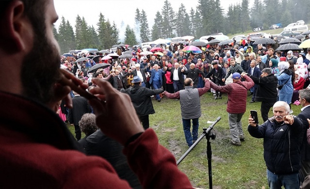 Trabzon'da renkli yayla göçü başladı! 5