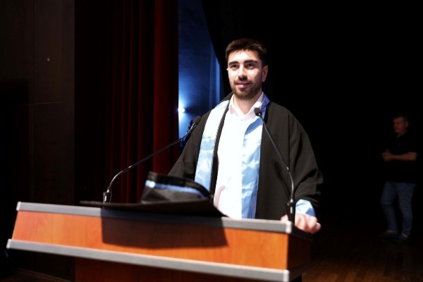 KTÜ Edebiyat Fakültesi’nde 25. Dönem Mezuniyet Coşkusu. 27 Haziran 2022 Foto Haber 6