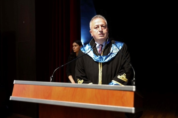 KTÜ Edebiyat Fakültesi’nde 25. Dönem Mezuniyet Coşkusu. 27 Haziran 2022 Foto Haber 7