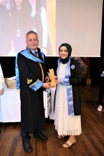 KTÜ Edebiyat Fakültesi’nde 25. Dönem Mezuniyet Coşkusu. 27 Haziran 2022 Foto Haber 21