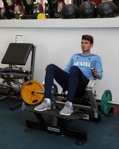 Trabzonspor’da Denswil imza sonrası kampa katıldı. Foto Haber 8