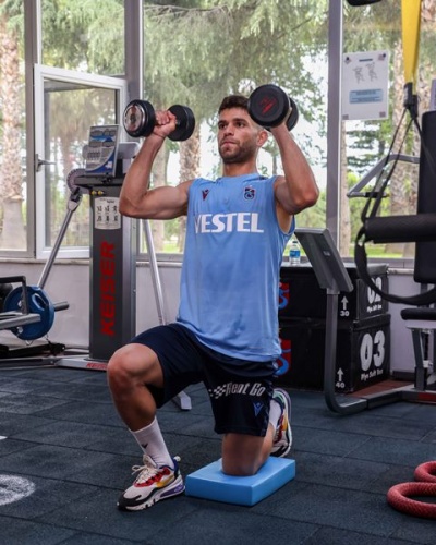 Trabzonspor’da Denswil imza sonrası kampa katıldı. Foto Haber 21