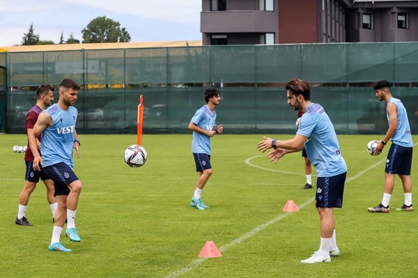 Trabzonspor’da Denswil imza sonrası kampa katıldı. Foto Haber 2