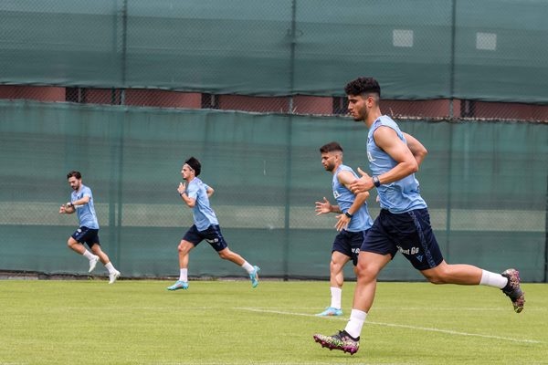 Trabzonspor’da Denswil imza sonrası kampa katıldı. Foto Haber 20