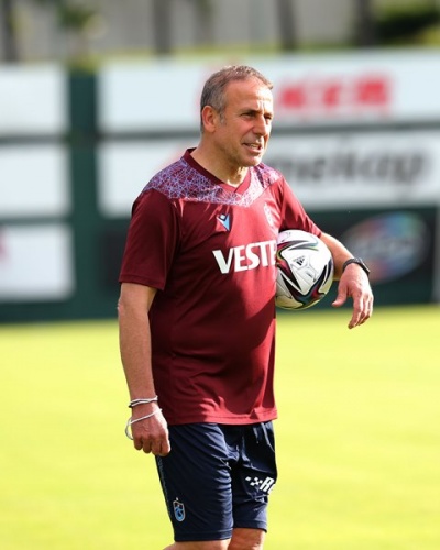 Trabzonspor’da Denswil imza sonrası kampa katıldı. Foto Haber 24